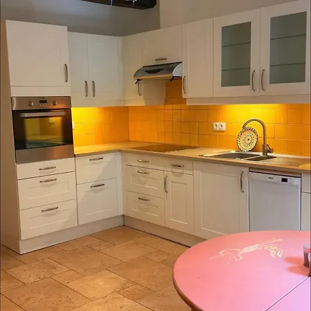 Center 75 M2 Artistic 2 To 4 People בורם-לה-מימוזה