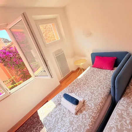 Center 75 M2 Artistic 2 To 4 People Bormes-les-Mimosas