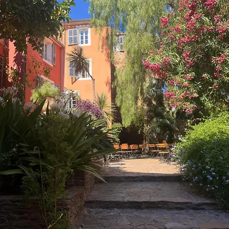 Center 75 M2 Artistic 2 To 4 People דירה