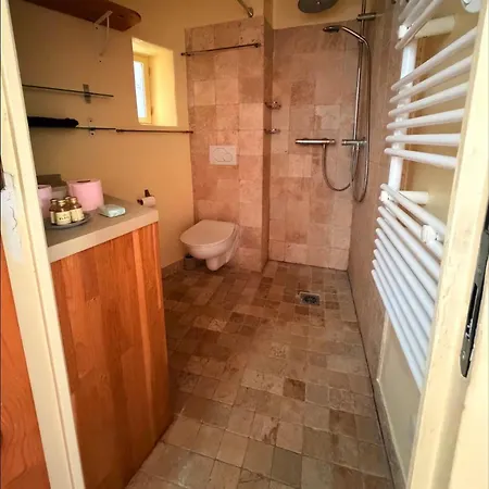 Center 75 M2 Artistic 2 To 4 People *