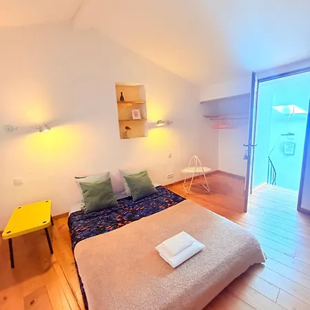 Center 75 M2 Artistic 2 To 4 People *