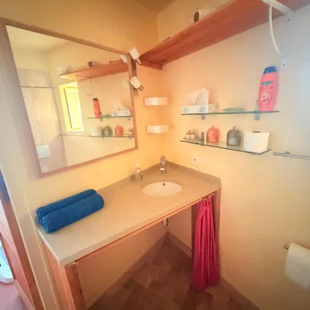 Center 75 M2 Artistic 2 To 4 People